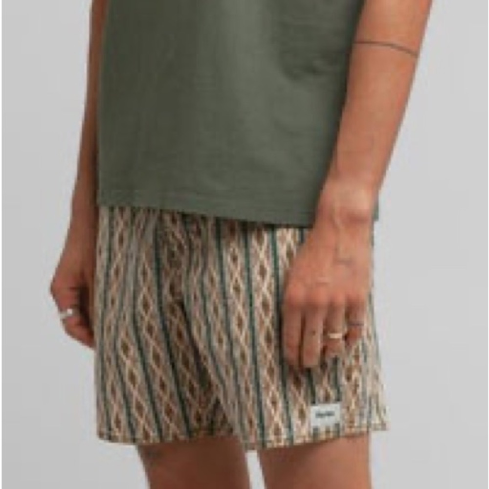 Rhythm shorts size 34. Tribe stripe jam agave.